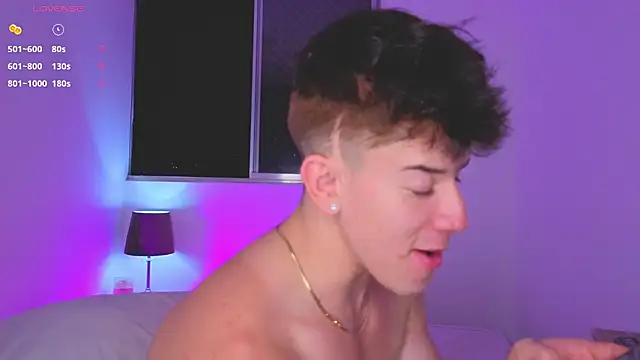 Snapshot of Maxx_cooper chatting on 11/26/25, 12:00 Maxx cooper online show from 11/26/25, 12:00