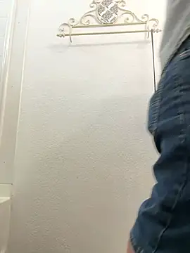 2addictivelyhorny online show from 04/15/26, 08:20