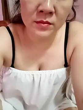 Snapshot of Lily-ross22 chatting on 06/27/26, 03:50 Lily-ross22 online show from 06/27/26, 03:50
