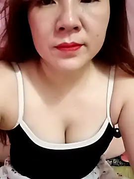 Snapshot of Lily-ross22 chatting on 07/08/26, 12:48 Lily-ross22 online show from 07/08/26, 12:48