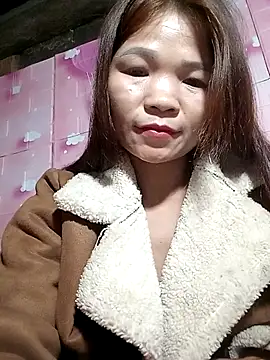 Snapshot of -mayman99 chatting on 11/30/25, 03:05 -mayman99 online show from 11/30/25, 03:05