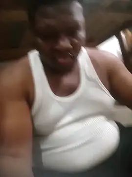 Snapshot of LovelyHughes chatting on 12/20/25, 08:32 LovelyHughes online show from 12/20/25, 08:32