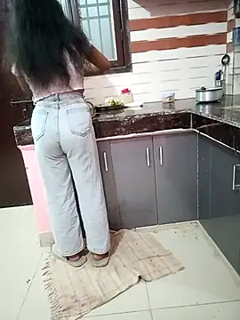 Snapshot of your_sidhi chatting on 12/03/25, 01:42 your sidhi online show from 12/03/25, 01:42