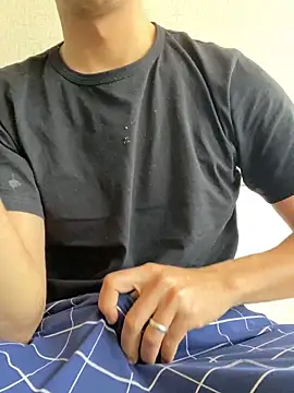 Snapshot of Kralenes2133 chatting on 11/28/25, 08:17 Kralenes2133 online show from 11/28/25, 08:17