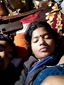 Snapshot of Curvy_Vamikaa chatting on 12/22/25, 06:49 Curvy Vamikaa online show from 12/22/25, 06:49