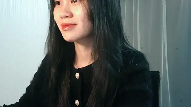 Snapshot of Nunaa18 chatting on 11/24/25, 02:39 Nunaa18 online show from 11/24/25, 02:39