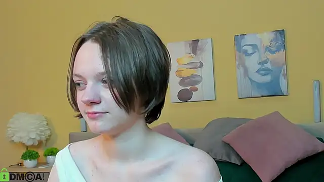 Olivia Riesz online show from 04/11/26, 07:45