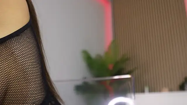 Jessy Cruz  online show from 11/29/25, 05:43