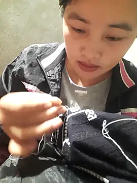 Snapshot of mai-mai-97 chatting on 11/27/25, 06:10 mai-mai-97 online show from 11/27/25, 06:10