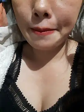 Snapshot of mai-mai-97 chatting on 12/05/25, 02:03 mai-mai-97 online show from 12/05/25, 02:03