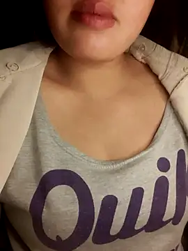 Snapshot of mai-mai-97 chatting on 12/16/25, 07:41 mai-mai-97 online show from 12/16/25, 07:41