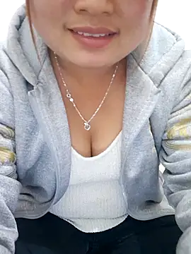 Snapshot of mai-mai-97 chatting on 02/06/26, 09:23 mai-mai-97 online show from 02/06/26, 09:23