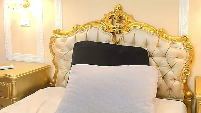 HallieStone online show from 03/21/26, 12:10