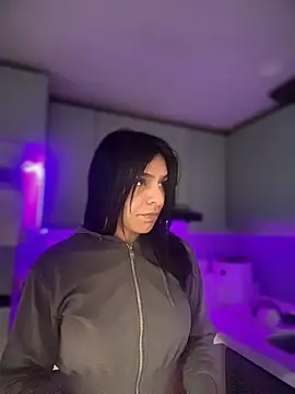 SaraAndrade  online show from 04/07/26, 11:32