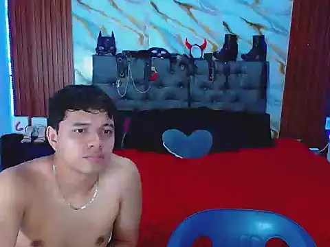 Meryandcris online show from 12/16/25, 06:29