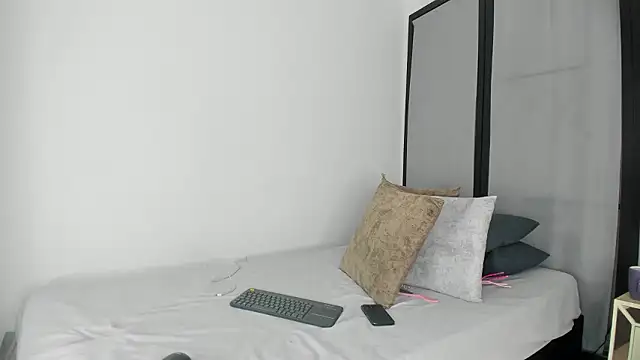 niicole steele  online show from 03/18/26, 09:07