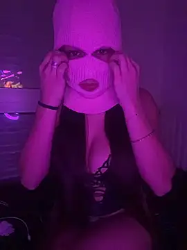 Snapshot of linaatchikita chatting on 12/19/25, 10:39 linaatchikita online show from 12/19/25, 10:39