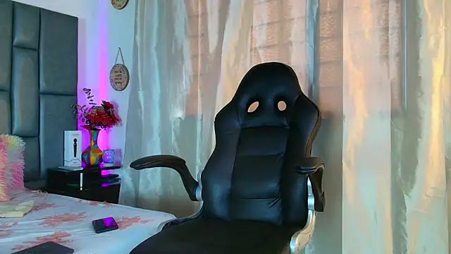 TashaNaughty4u online show from 04/10/26, 08:02