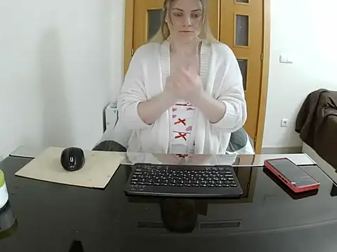 Adelyxveex online show from 11/30/25, 10:58