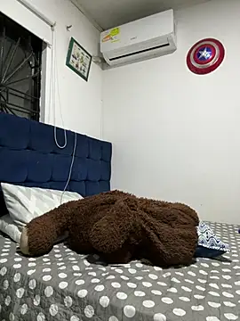 OliverWest04 online show from 04/15/26, 09:16