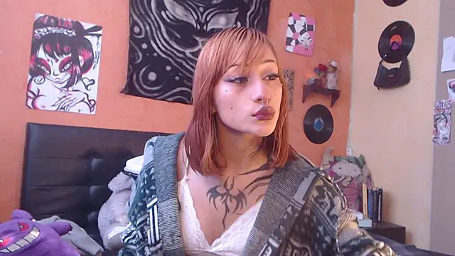 Snapshot of Layla_quinn chatting on 07/14/26, 02:56 Layla quinn online show from 07/14/26, 02:56
