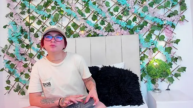 CharlotteBlossom online show from 01/16/26, 08:35