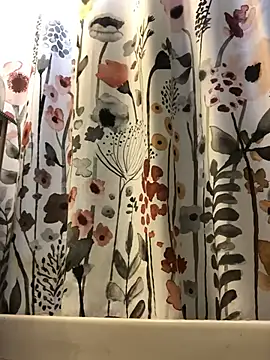 Snapshot of xxxenzo1 chatting on 12/12/24, 06:31 xxxenzo1 online show from 12/12/24, 06:31