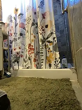 Snapshot of xxxenzo1 chatting on 12/15/24, 06:48 xxxenzo1 online show from 12/15/24, 06:48