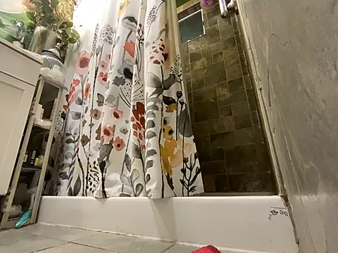 Snapshot of xxxenzo1 chatting on 01/15/25, 01:20 xxxenzo1 online show from 01/15/25, 01:20