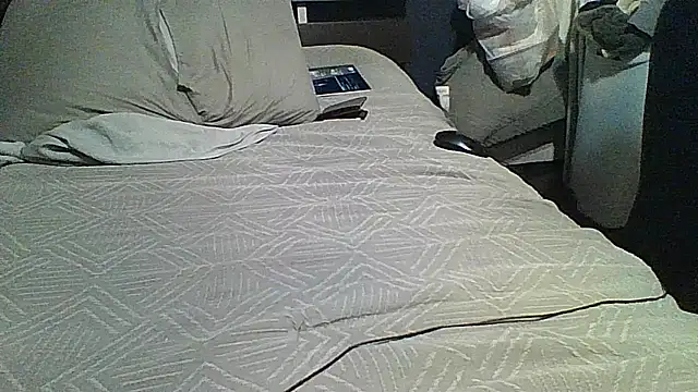 Snapshot of xxxenzo1 chatting on 09/09/25, 04:23 xxxenzo1 online show from 09/09/25, 04:23