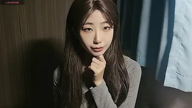 Snapshot of Yyoo-99 chatting on 12/01/25, 10:04 Yyoo-99 online show from 12/01/25, 10:04