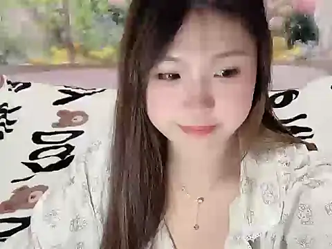 Snapshot of Poppy13 chatting on 11/26/25, 01:01 Poppy13 online show from 11/26/25, 01:01