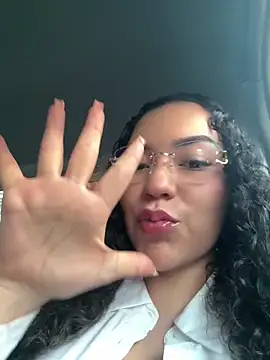 VictoriaaRose online show from 04/29/26, 09:43