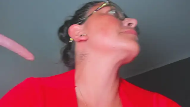 Snapshot of sophie_1_ chatting on 02/08/26, 12:36 sophie 1 online show from 02/08/26, 12:36