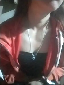 tieutam122 online show from 12/18/25, 10:27