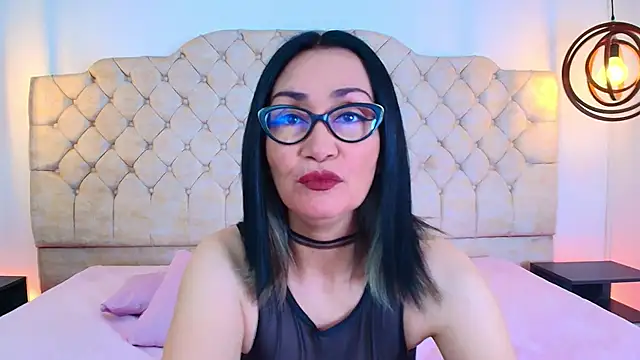 Lucy1 Lane online show from 11/26/25, 11:22