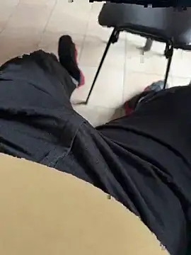 rebeudomi69 online show from 12/20/25, 02:13