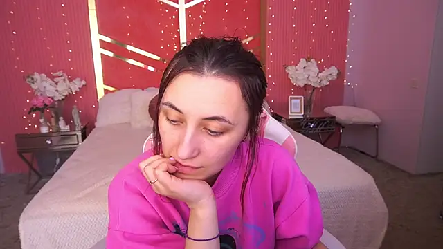 RoxieRay online show from 03/29/26, 01:22