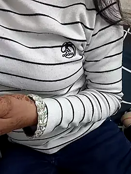 Juliekhan 98 online show from 01/09/26, 05:43