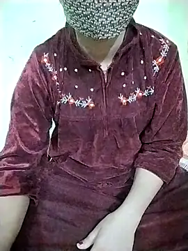 Snapshot of RASHMI_SHARMA9 chatting on 11/29/25, 05:43 RASHMI SHARMA9 online show from 11/29/25, 05:43