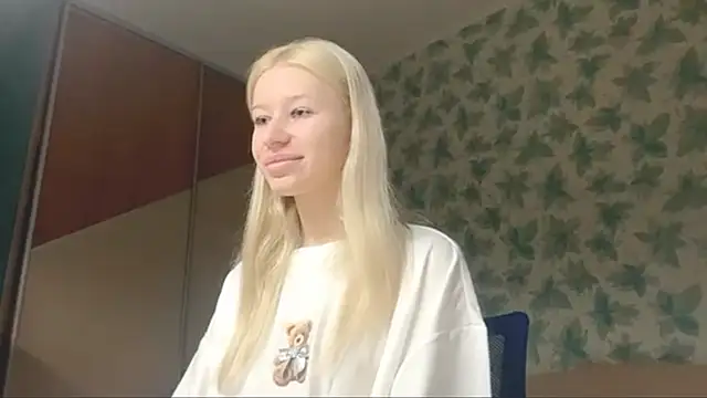 Barbie Blondie online show from 12/14/25, 07:07