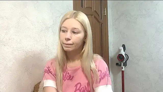 Barbie Blondie online show from 12/17/25, 08:15