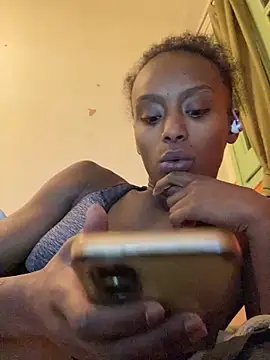 Snapshot of ___Hannah___ chatting on 12/01/25, 12:59 Hannah online show from 12/01/25, 12:59