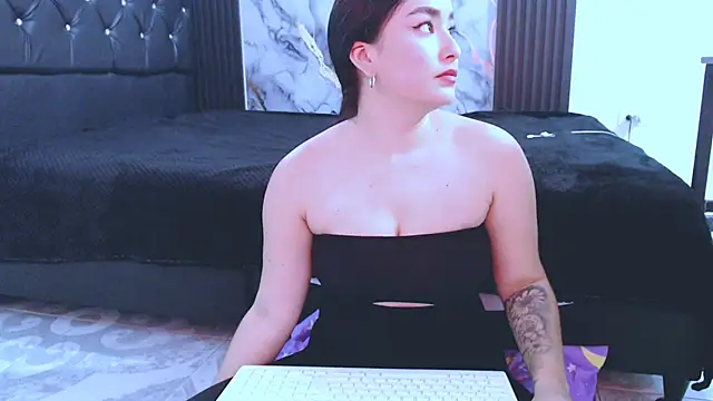 NoaLeon21 online show from 02/22/26, 05:55