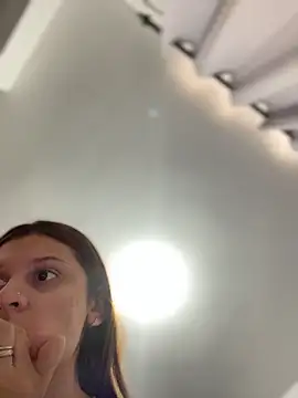 Snapshot of allisonn_parker26 chatting on 11/25/25, 07:36 allisonn parker26 online show from 11/25/25, 07:36