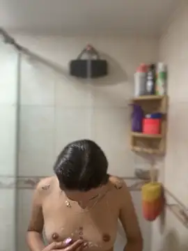 Snapshot of allisonn_parker26 chatting on 11/28/25, 06:43 allisonn parker26 online show from 11/28/25, 06:43