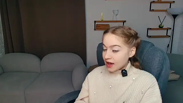 Snapshot of FairrryBluuum chatting on 11/28/25, 02:31 FairrryBluuum online show from 11/28/25, 02:31