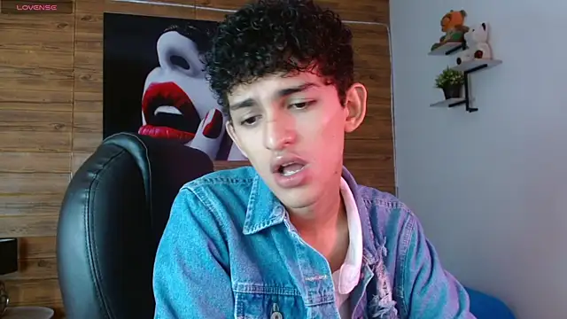 Snapshot of Michaelkoiv chatting on 11/30/25, 12:20 Michaelkoiv online show from 11/30/25, 12:20