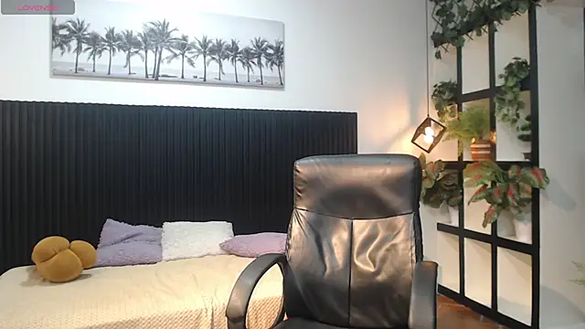 Michaelkoiv online show from 12/20/25, 12:34