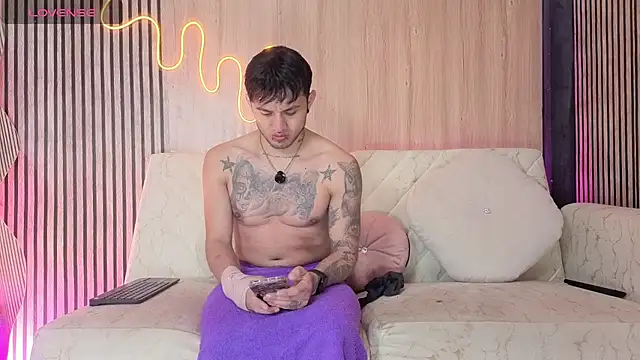 Snapshot of kingbrakly chatting on 12/02/25, 03:23 kingbrakly online show from 12/02/25, 03:23